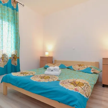 Apartament Ferienwohnung Fuer 4 Personen Ca 40 Qm In Sijana, Istrien Istrische Riviera Pula