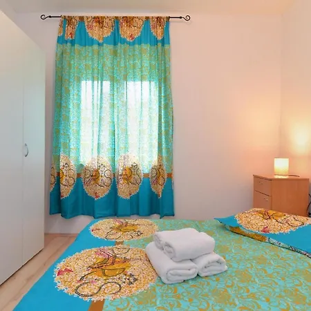 Ferienwohnung Fuer 4 Personen Ca 40 Qm In Sijana, Istrien Istrische Riviera Apartament Pula